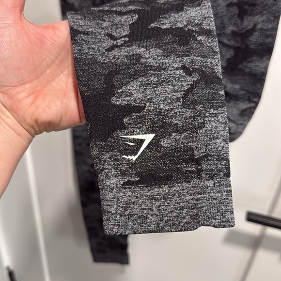 Gymshark Adapt Seamless Black Camo Leggings - Picture 9 of 9